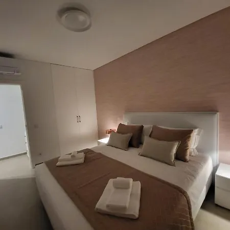 Silver Coast Luxe With 3 Bedrooms, 2 Bathrooms And A Beautiful View On The Swimmingpool In A Cosy Coastvillage Between The Famous Surfplaces Peniche And Nazare Lägenhet
