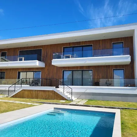 Lägenhet Silver Coast Luxe With 3 Bedrooms, 2 Bathrooms And A Beautiful View On The Swimmingpool In A Cosy Coastvillage Between The Famous Surfplaces Peniche And Nazare Foz do Arelho