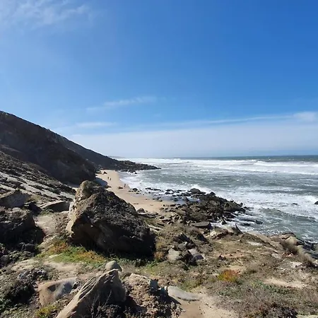 Lägenhet Silver Coast Luxe With 3 Bedrooms, 2 Bathrooms And A Beautiful View On The Swimmingpool In A Cosy Coastvillage Between The Famous Surfplaces Peniche And Nazare *