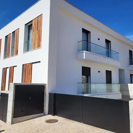 Lägenhet Silver Coast Luxe With 3 Bedrooms, 2 Bathrooms And A Beautiful View On The Swimmingpool In A Cosy Coastvillage Between The Famous Surfplaces Peniche And Nazare
