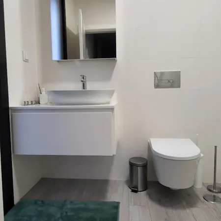 Silver Coast Luxe With 3 Bedrooms, 2 Bathrooms And A Beautiful View On The Swimmingpool In A Cosy Coastvillage Between The Famous Surfplaces Peniche And Nazare Lägenhet Foz do Arelho