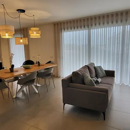 Silver Coast Luxe With 3 Bedrooms, 2 Bathrooms And A Beautiful View On The Swimmingpool In A Cosy Coastvillage Between The Famous Surfplaces Peniche And Nazare Lägenhet